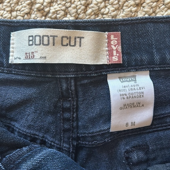 Levi’s Jean Cut-Off Shorts - Picture 3 of 3